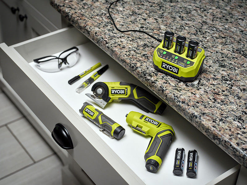 USB LITHIUM 3-PORT CHARGER | RYOBI