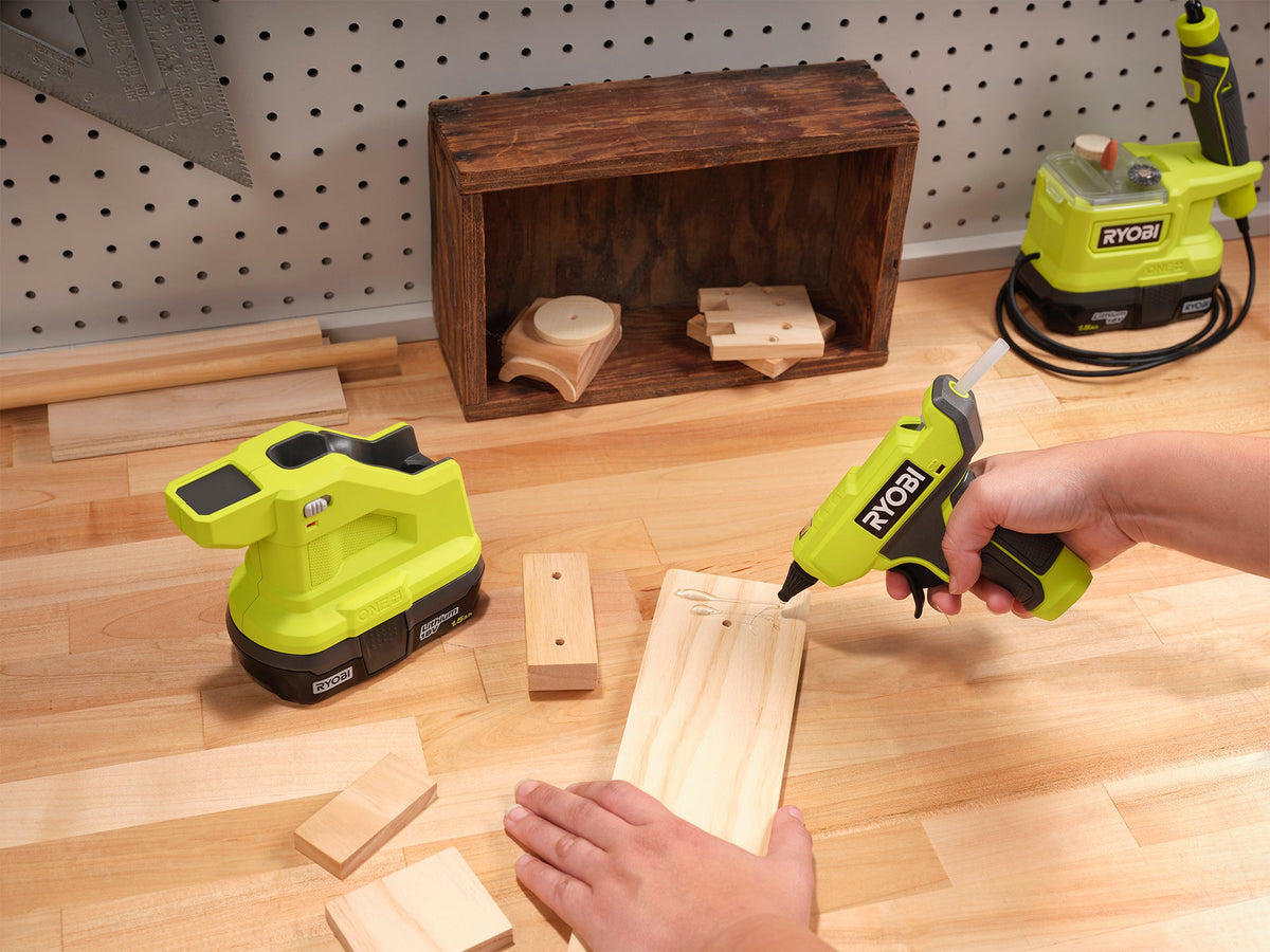 18V ONE+ COMPACT GLUE GUN | RYOBI