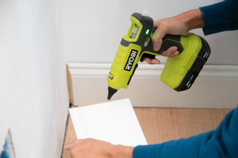 18V ONE+ DUAL TEMPERATURE GLUE GUN | RYOBI