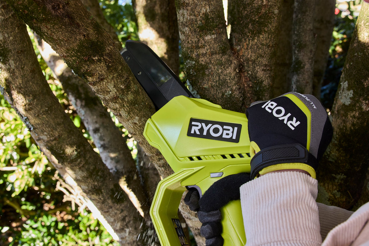 12V 6″ PRUNING CHAINSAW | RYOBI
