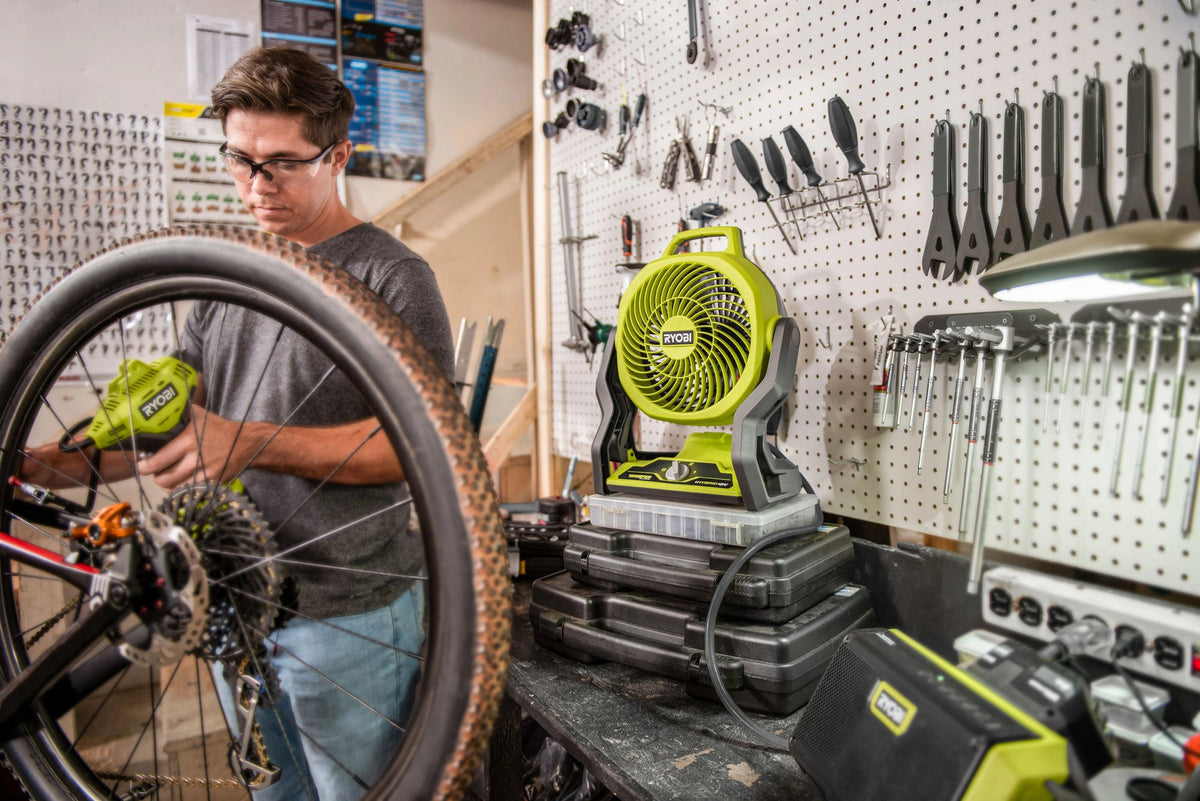18V ONE+ HYBRID WHISPER SERIES 7.5″ FAN KIT | RYOBI