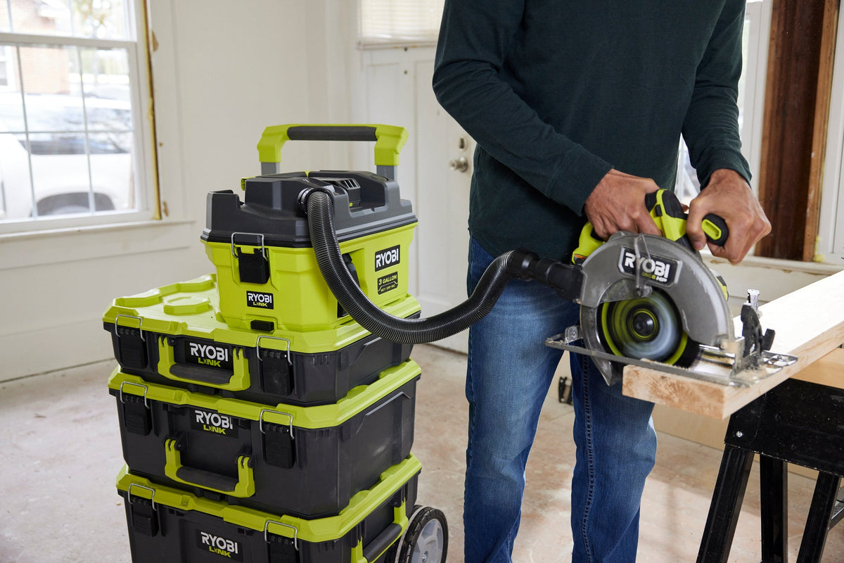 18V ONE+ LINK? 3 GALLON WET/DRY VACUUM KIT | RYOBI