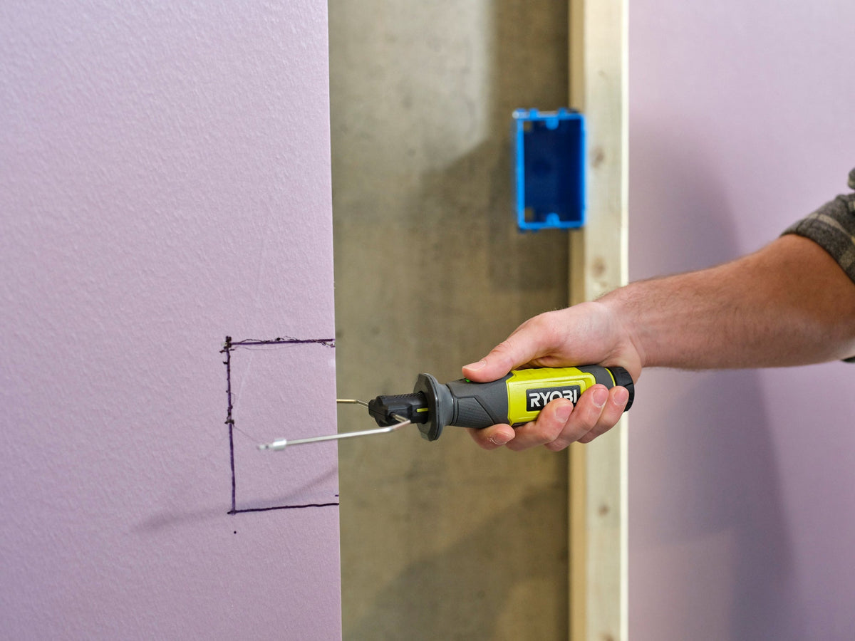 USB LITHIUM FOAM CUTTER KIT | RYOBI
