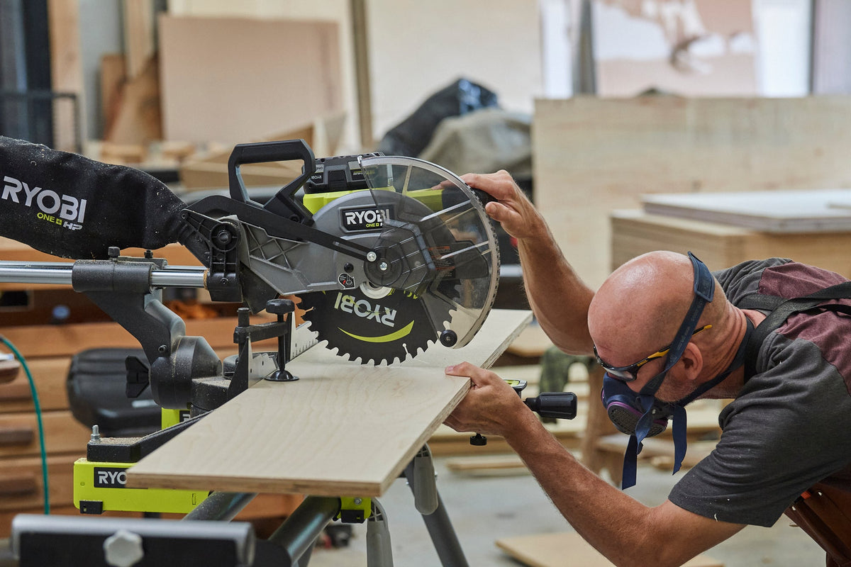 18V ONE+ HP BRUSHLESS 10″ SLIDING COMPOUND MITER SAW KIT | RYOBI