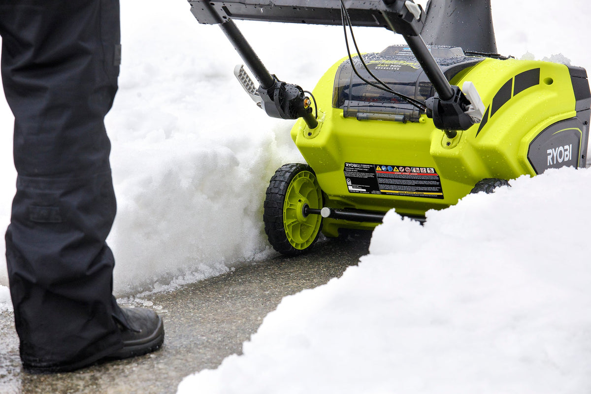 40V HP BRUSHLESS 21″ SNOW THROWER KIT | RYOBI