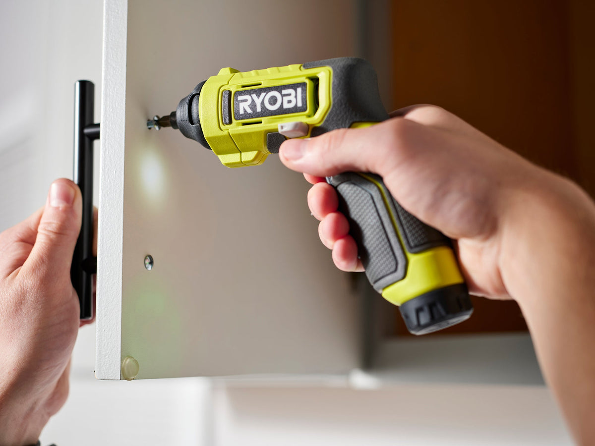 USB LITHIUM MULTI-HEAD SCREWDRIVER KIT | RYOBI