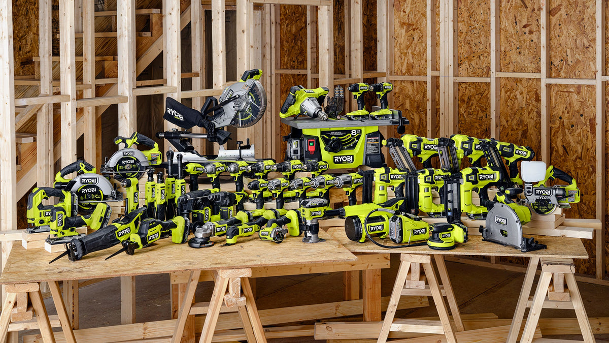 18V ONE+ 7-1/4″ COMPOUND MITER SAW WITH (1) 4.0 AH BATTERY AND 18V CHARGER | RYOBI