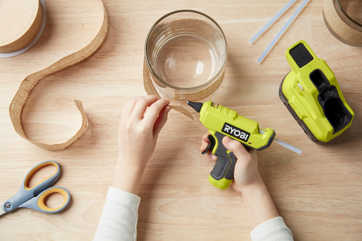 18V ONE+ COMPACT GLUE GUN KIT | RYOBI