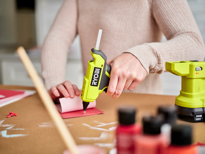 18V ONE+ COMPACT GLUE GUN KIT | RYOBI
