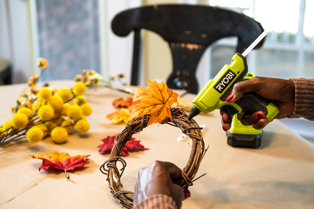 18V ONE+ COMPACT GLUE GUN KIT | RYOBI