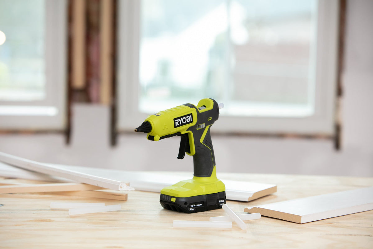 18V ONE+ DUAL TEMPERATURE GLUE GUN KIT | RYOBI