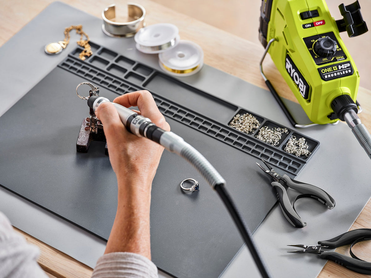18V ONE+ HP BRUSHLESS CORDLESS ROTARY TOOL KIT | RYOBI