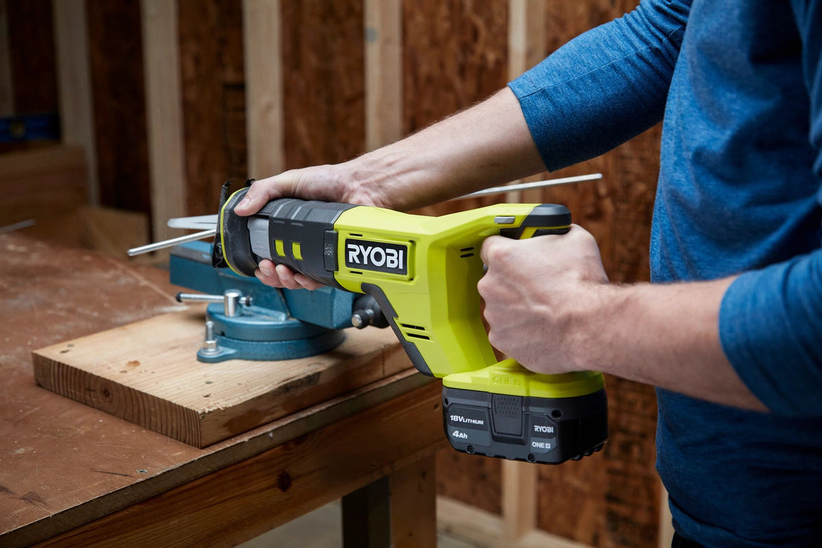 ONE+ 18V RECIPROCATING SAW KIT | RYOBI
